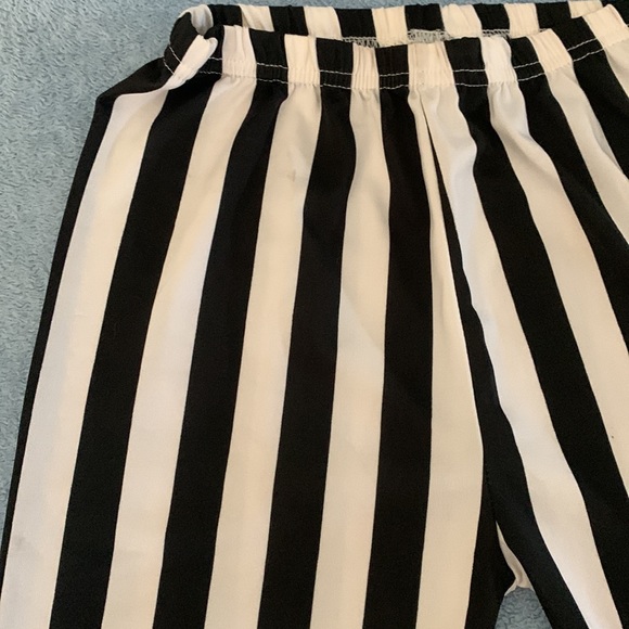 3 pairs of leggings. Thin for warmer weather. Small - Picture 7 of 9